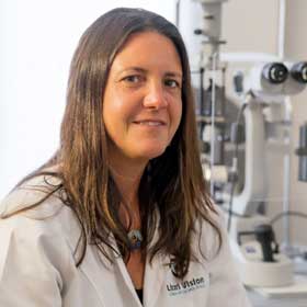 Anabel Carreras, Especialista en Retina y Cirugía Vitreo Retiniana.